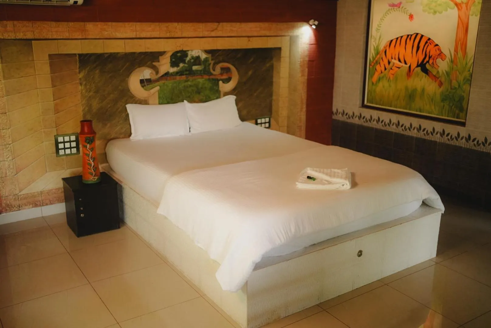 Misty Night Jungle Side Resort Pulpally India