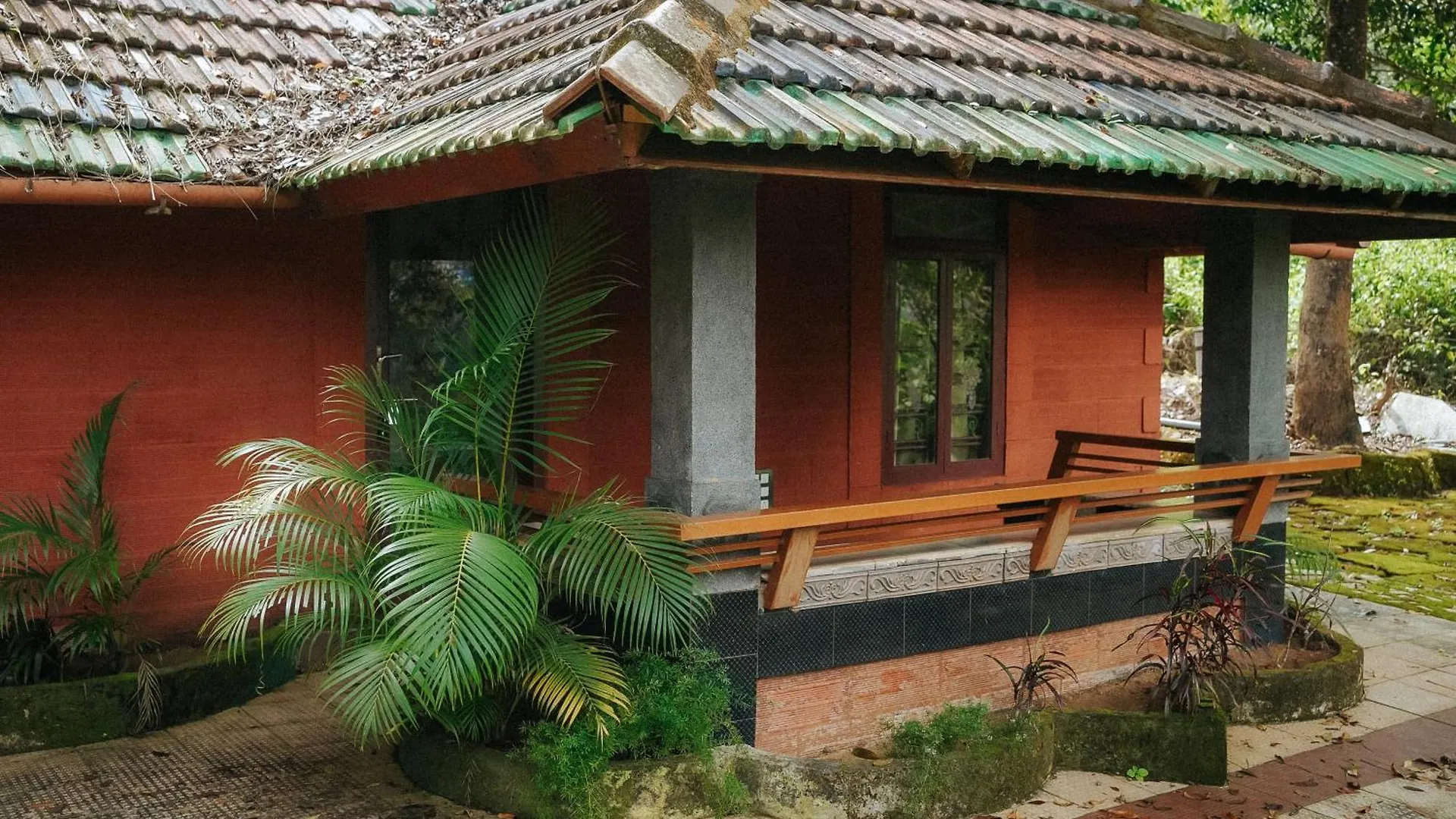 Misty Night Jungle Side Resort Pulpally 0*,  India
