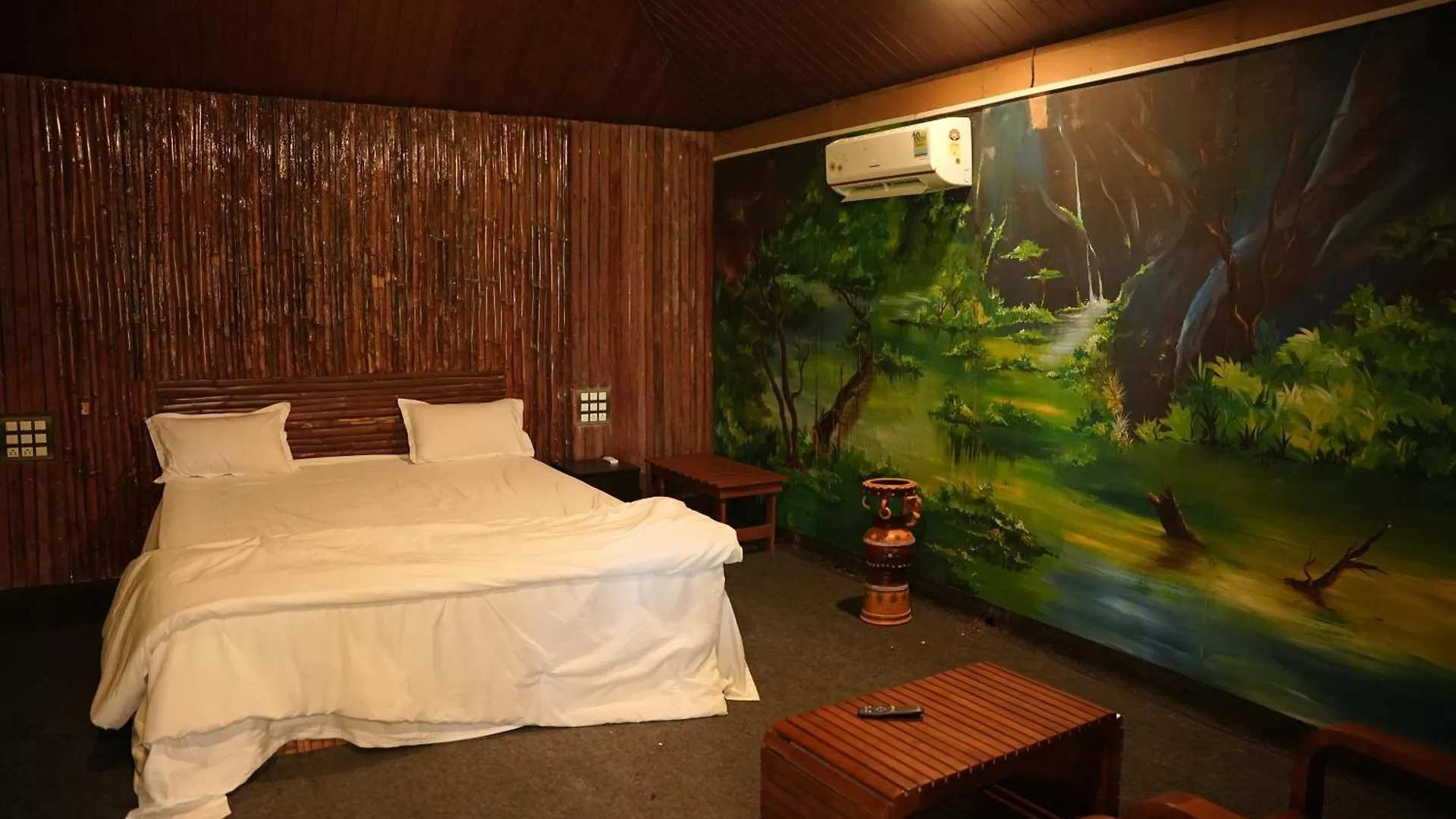 Misty Night Jungle Side Resort Pulpally Guest house